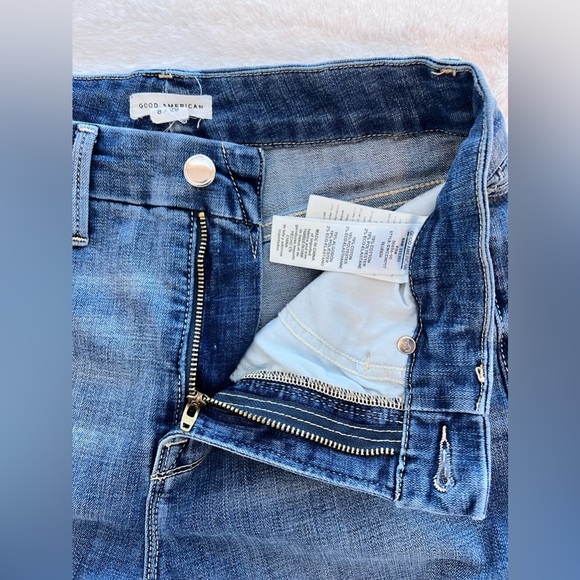 Good American Good Waist Crop Jeans Size 8/29 - Picture 8 of 12